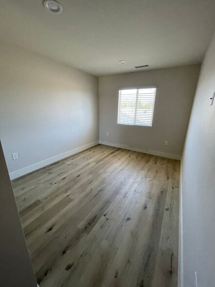 Building Photo - 1029 Oleander St