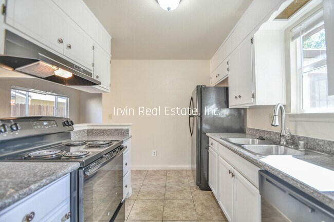 Building Photo - 3818 Otto Dr