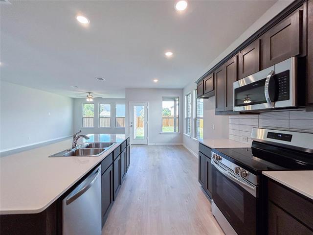 Building Photo - 412 Mockingbird Ln