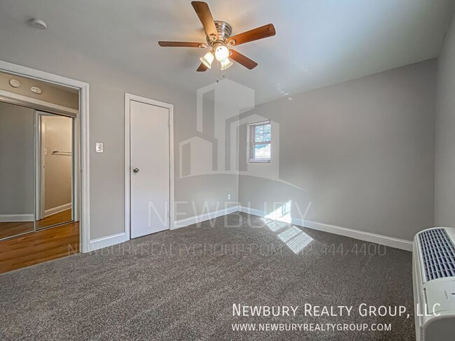 Building Photo - Modern One-Bedroom Apartment in Port Vue: ...