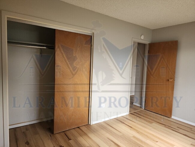 Building Photo - 415 S 26th St