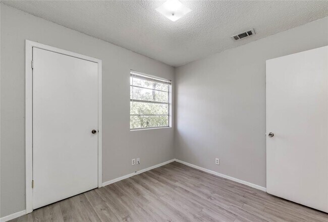 Building Photo - 11907 Alpheus Ave