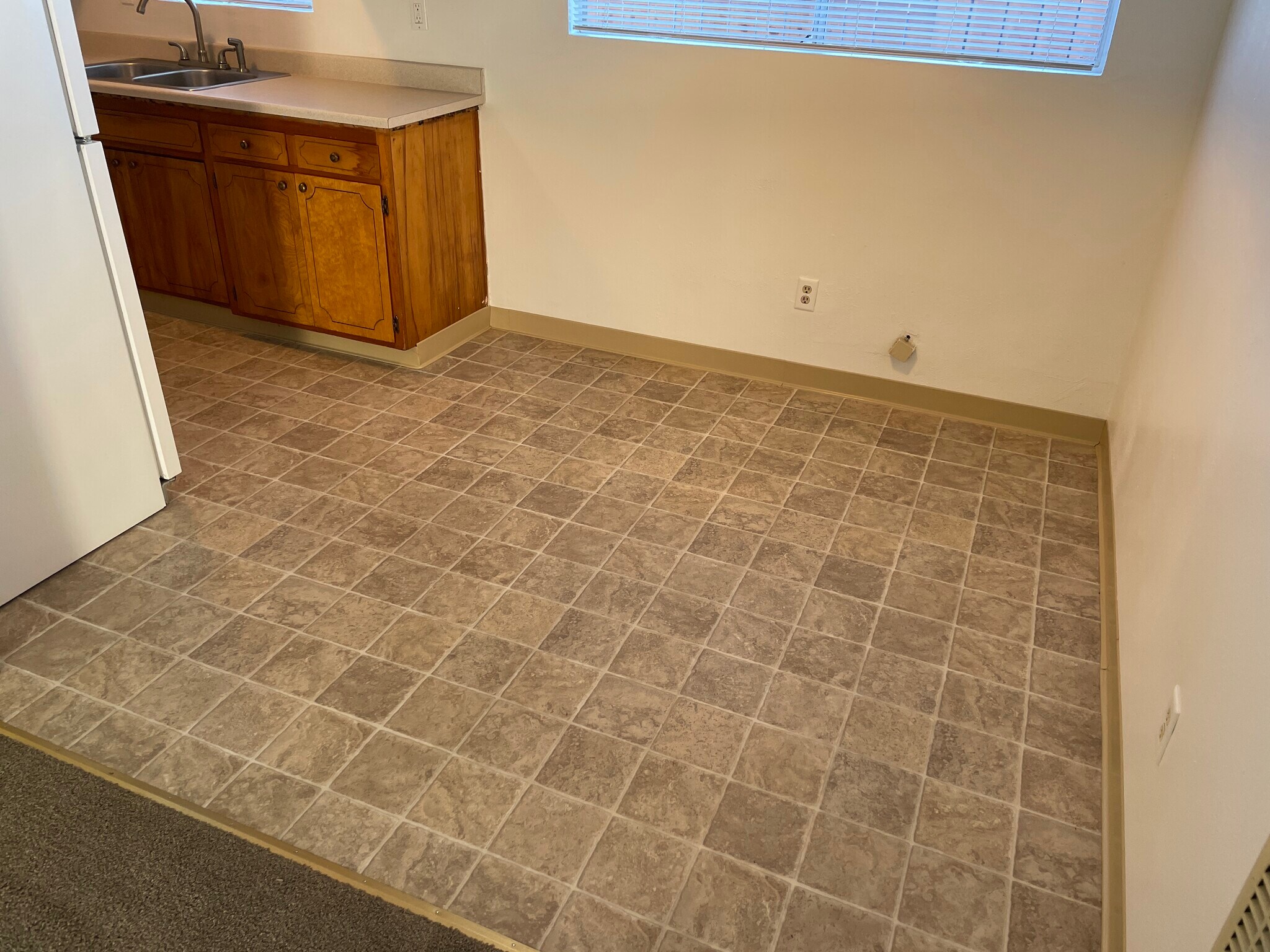 Building Photo - 485 Mill St