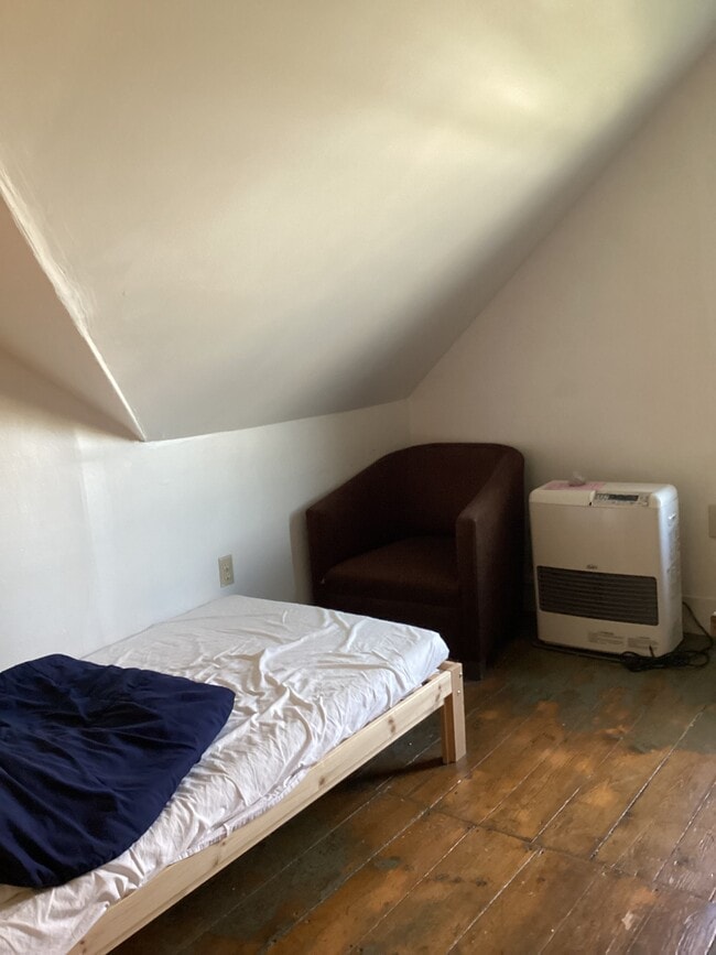 Building Photo - 48 Front St