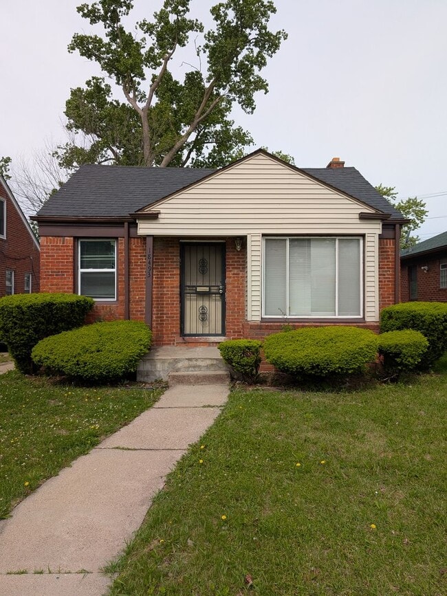 Primary Photo - 18493 Fenmore- 2 BEDS & 1 BATH FOR RENT!