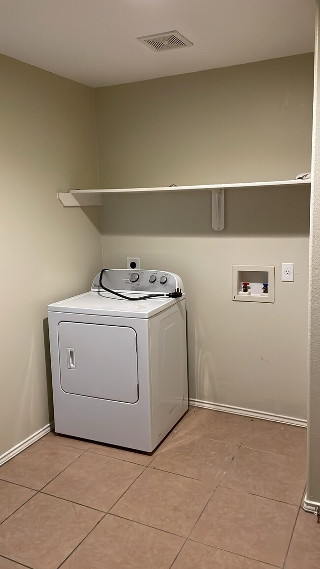 Building Photo - 6318 N 19th Ln