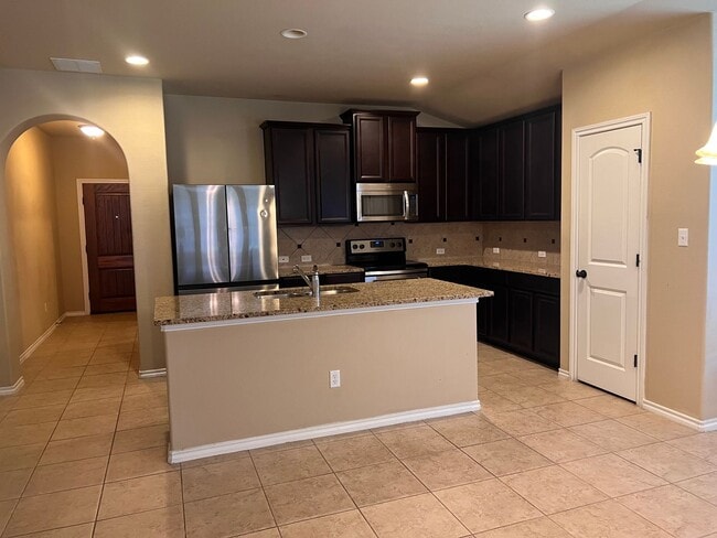 Building Photo - 2504 Inspiration Dr