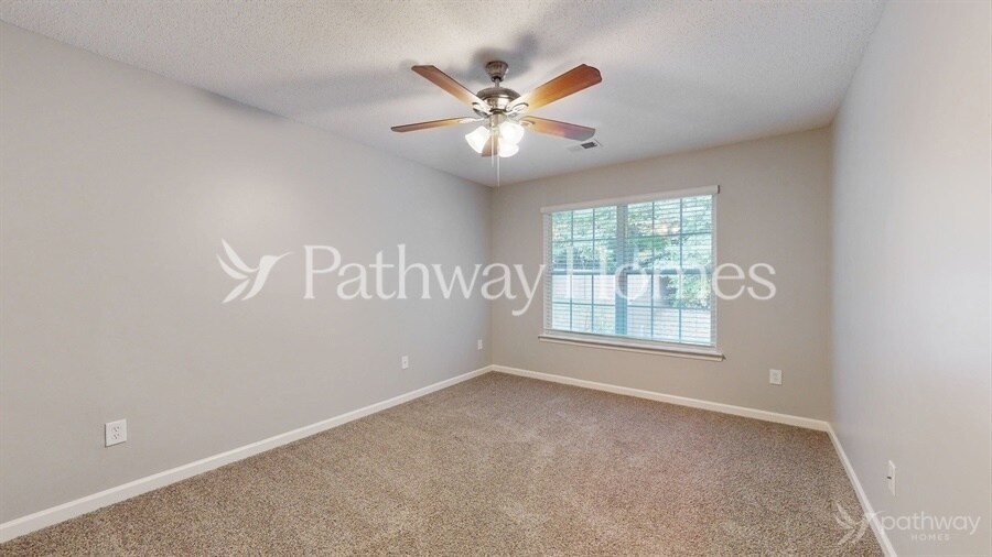 Building Photo - 160 Lossie Ln