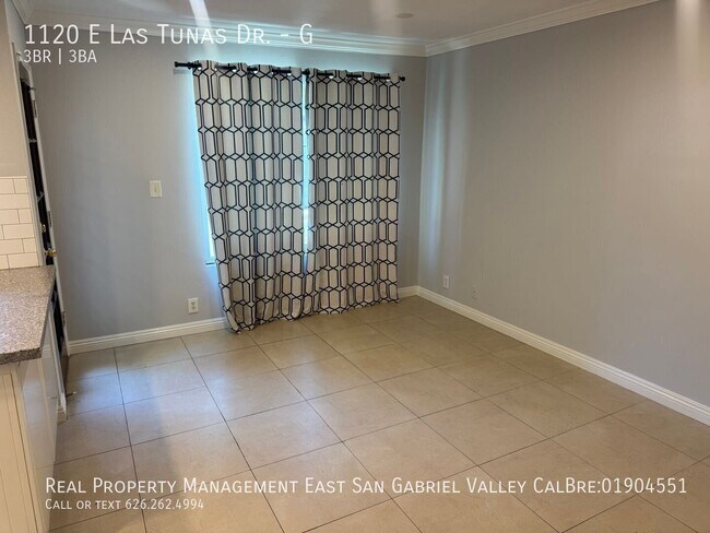 Building Photo - 1120 E Las Tunas Dr