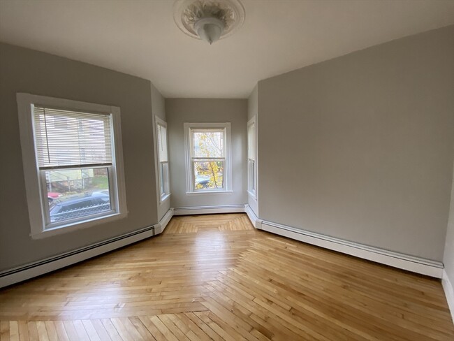 Primary Photo - 76 Hano St