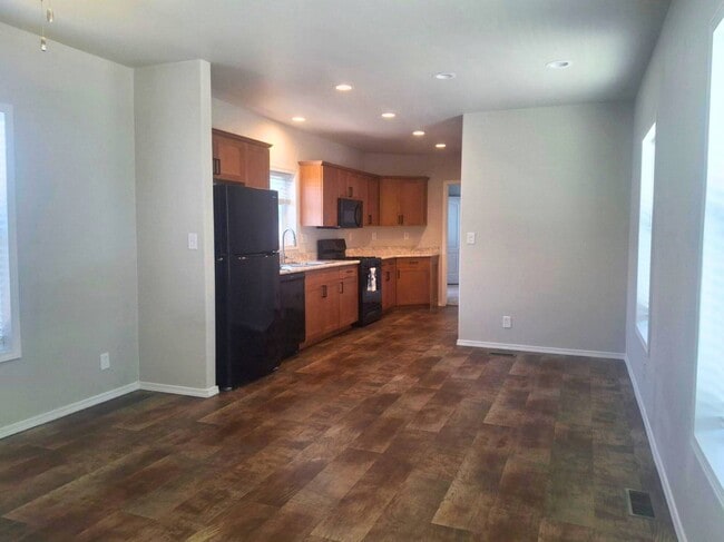 Building Photo - 4100 N Romero Rd