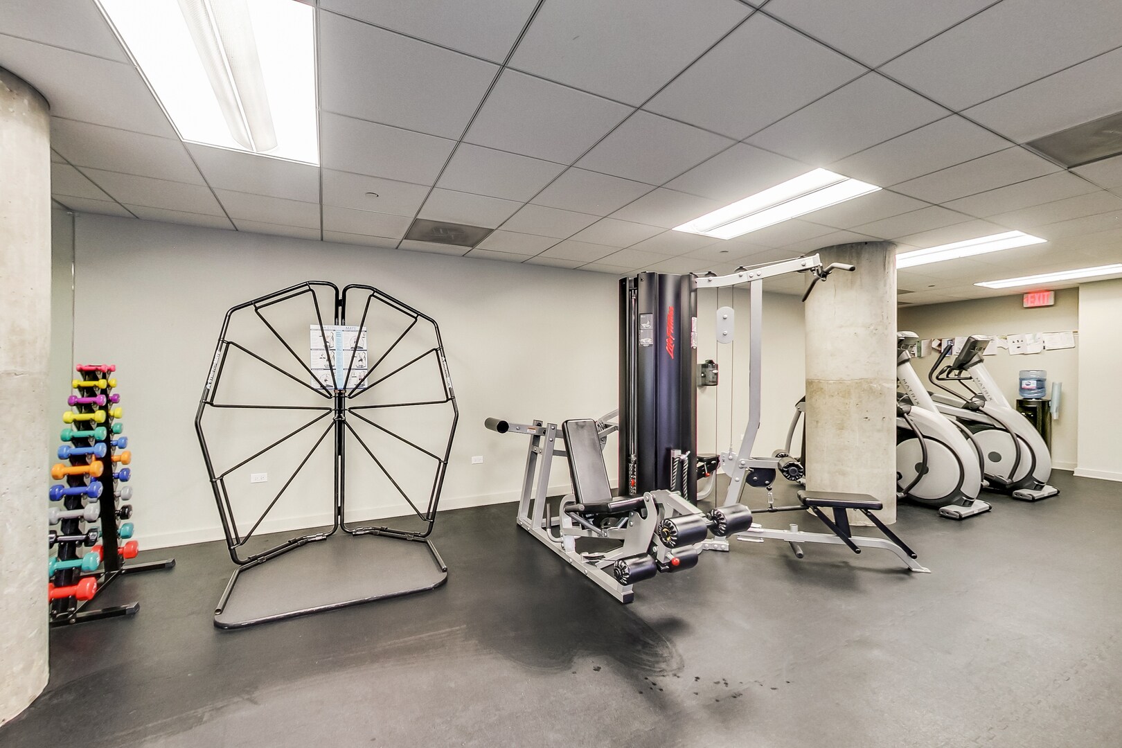 Building Photo - 720 N Larrabee St