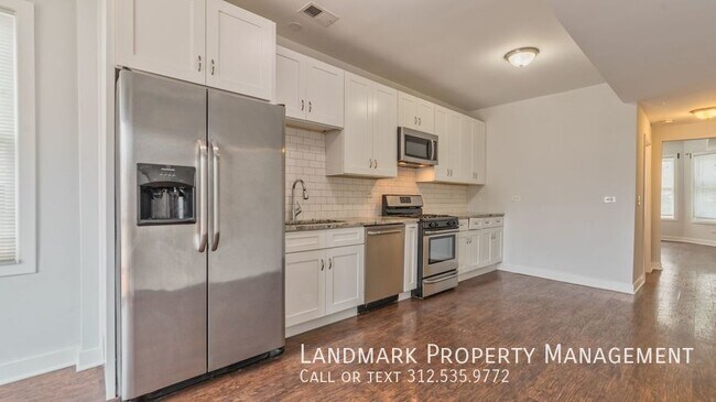 Building Photo - 2833 N Avers Ave