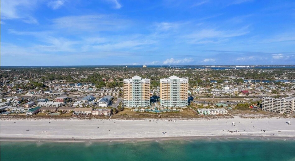 Building Photo - 3909 Ocean View Dr