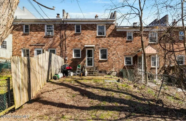 Building Photo - 184 Mt Hope Dr