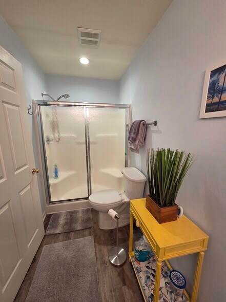 Building Photo - 1258 River Oaks Dr