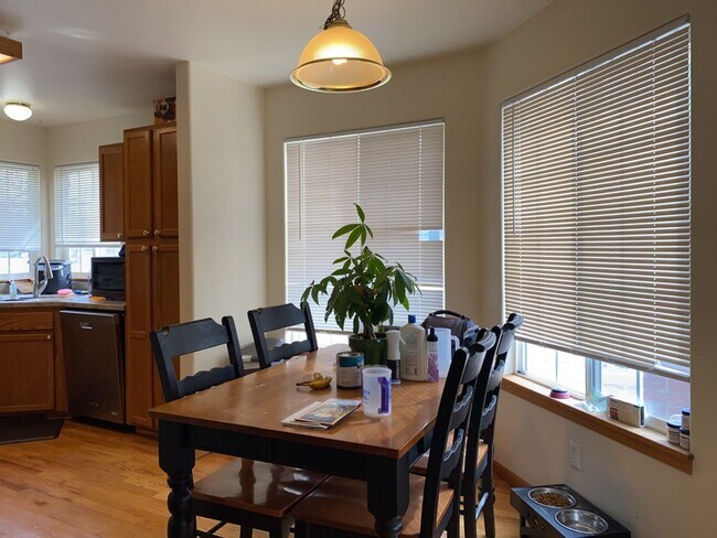 Building Photo - 906 Richmond Dr