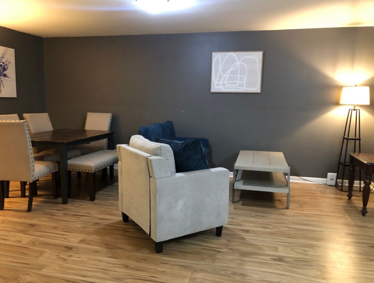 Building Photo - 8 Battery Dr