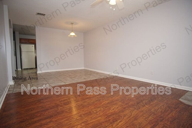 Building Photo - 3400 Blue Earth Ln