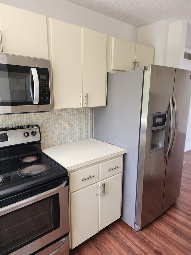 Building Photo - 4222 Inverrary Blvd