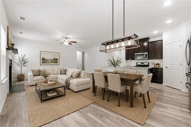 Building Photo - 1900 Azure Grove Ct