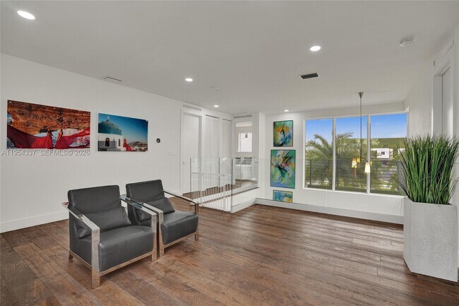 Building Photo - 9995 NW 75th St