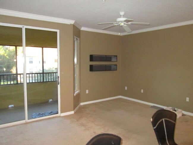 Building Photo - Cute 2 bedroom / 2 bath unit in beautiful ...