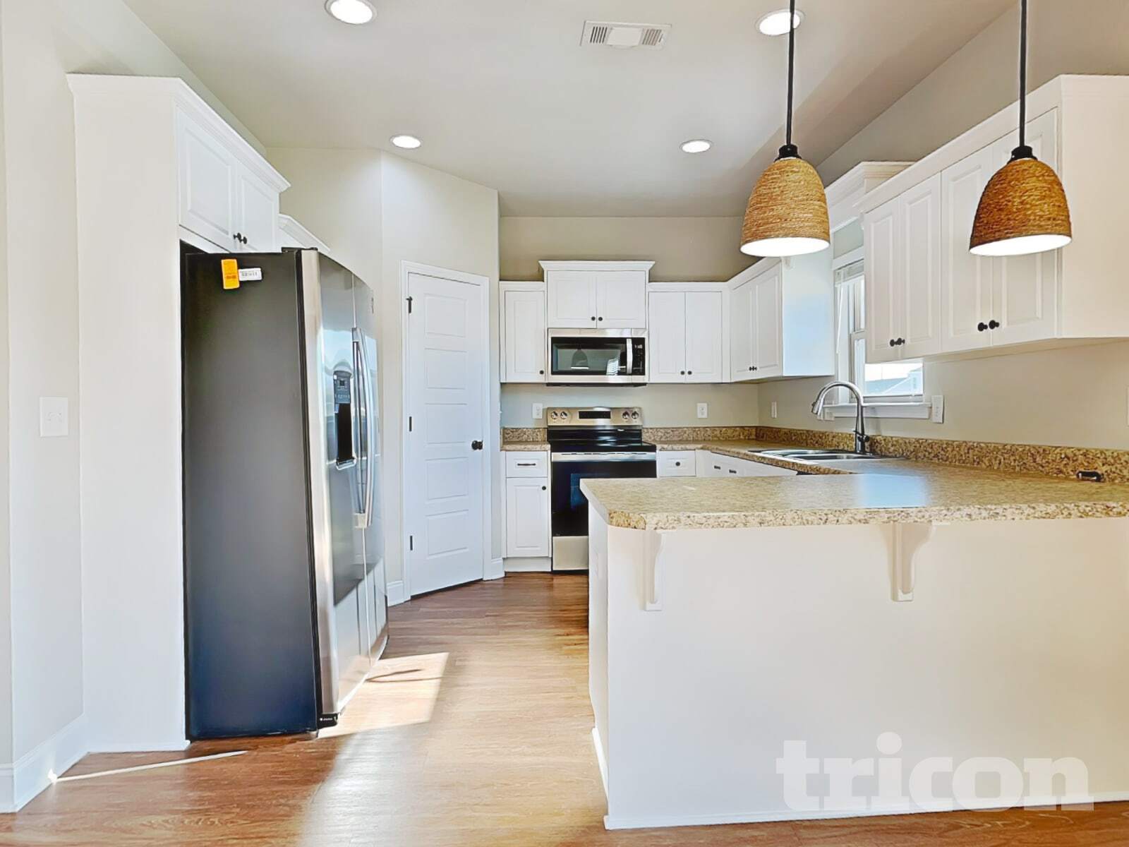 Building Photo - 667 Dandelion Row