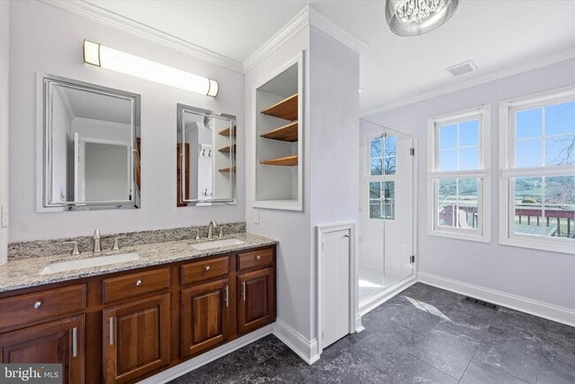 Building Photo - 36 Southampton Parish Rd