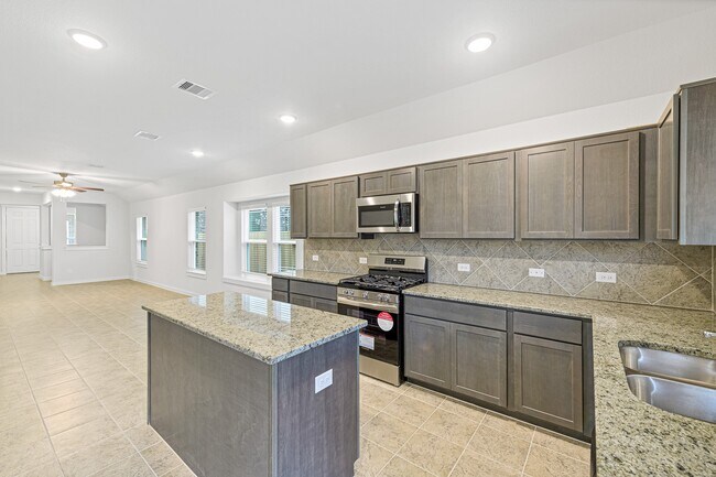 Building Photo - 21259 Shr Blf Dr