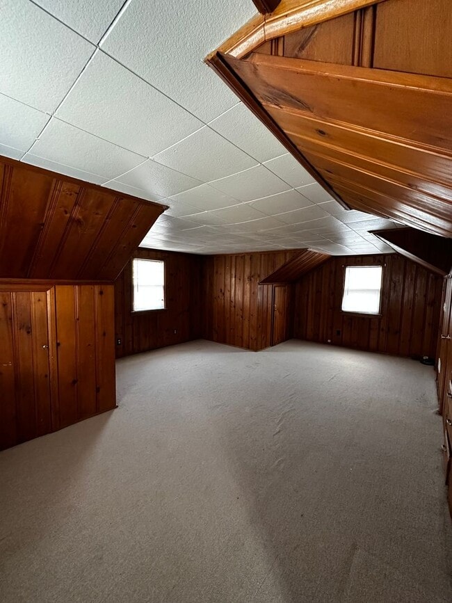 Building Photo - 555 Woodsdale Ave