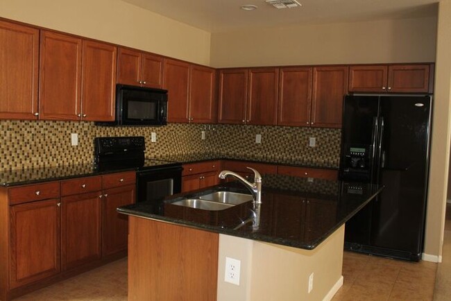Building Photo - Great Gilbert Location!