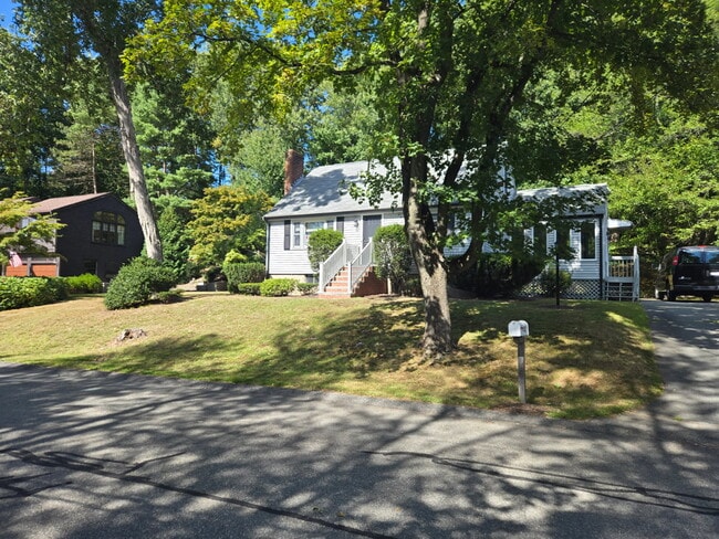 Building Photo - 12 Cedar Dr