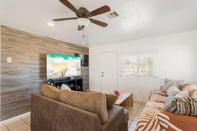 Building Photo - 7245 S Cole Ln