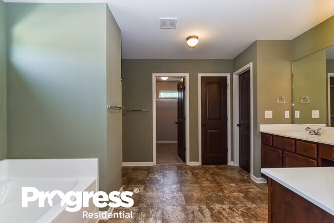 Building Photo - 2097 Juniper Ives Ct SE