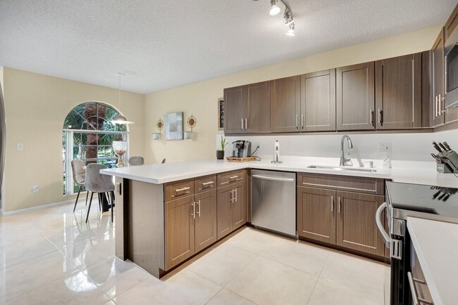 Building Photo - 22759 Mandeville Pl
