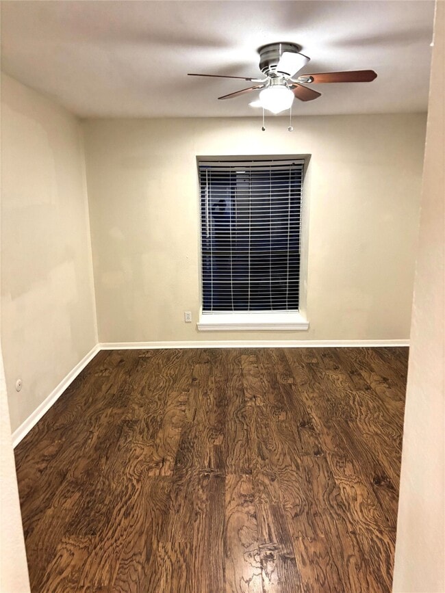 Building Photo - 3025 Walnut Bend Ln
