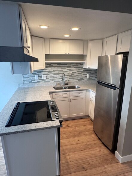 Building Photo - 7810 Mayfair Dr