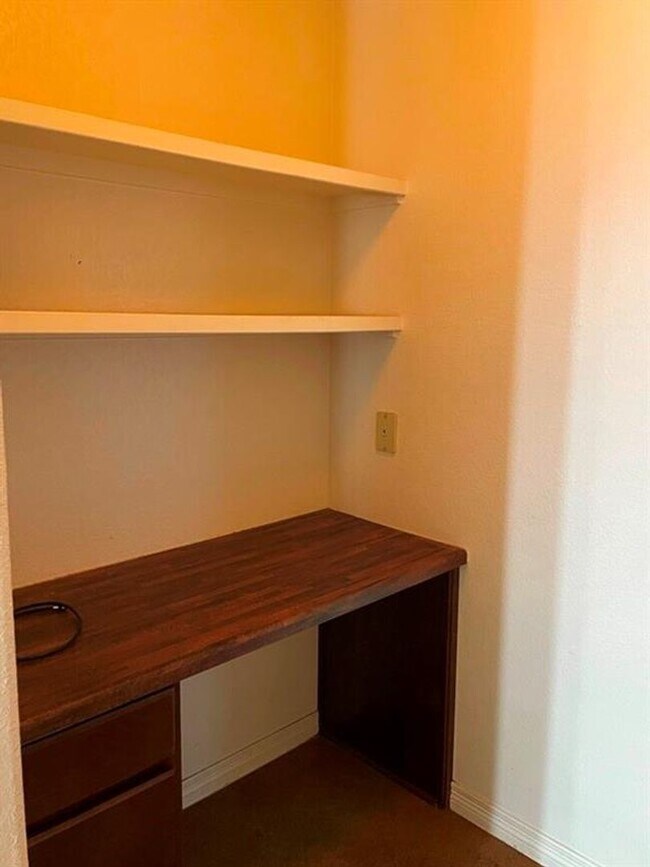 Building Photo - 504 Karey Dr