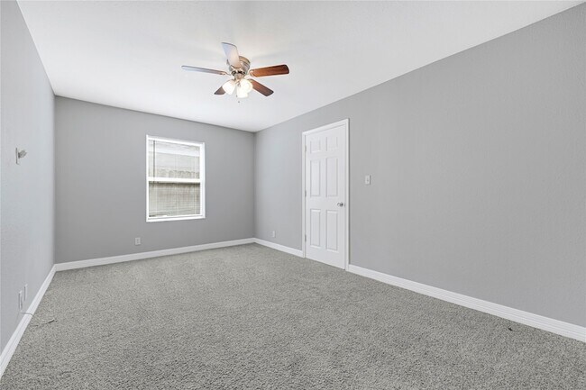 Building Photo - 7523 Azalea St