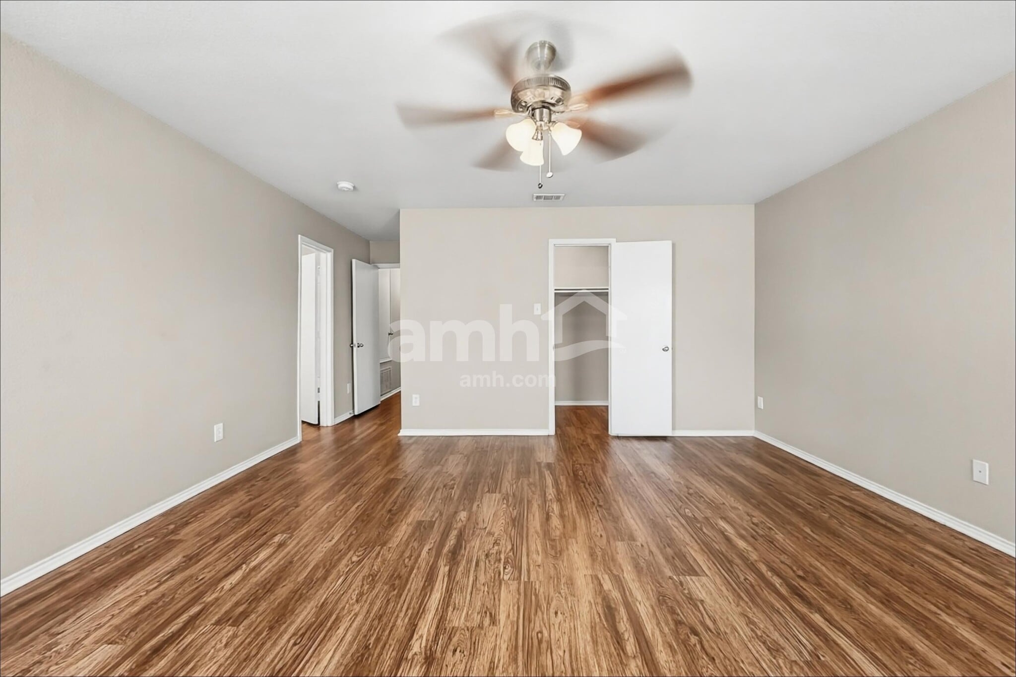 Building Photo - 301 Azalea Dr