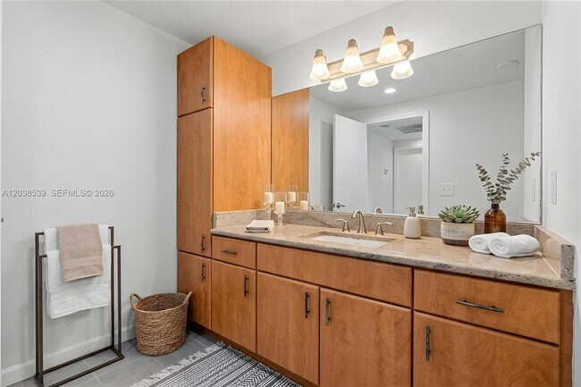 Building Photo - 401 69th St