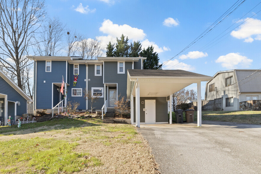 Primary Photo - 7540 Chatham Cir