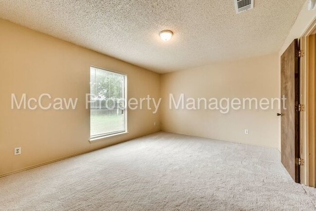 Building Photo - 2913 Green Ridge St