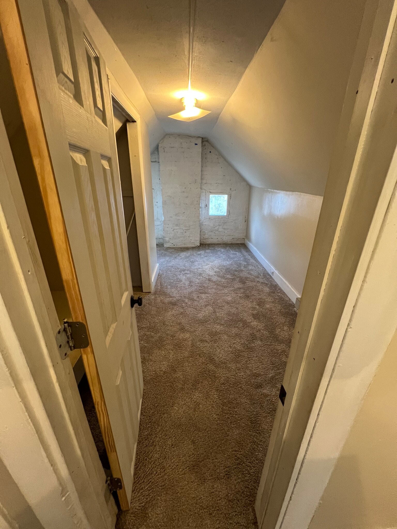 Bedroom 2 - 5108 Silver St