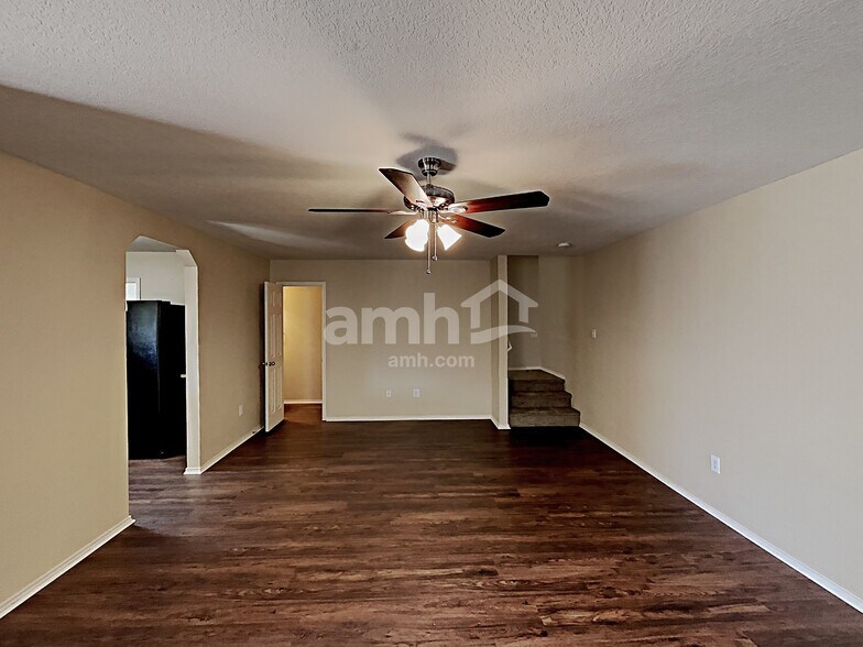 Building Photo - 9331 Juniper SPG
