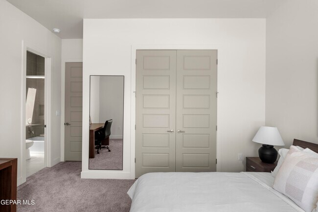 Building Photo - 828 Durham Wy