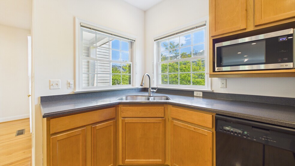 Building Photo - 25807 Turlough Ter