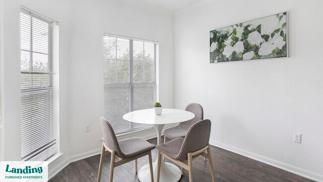 Building Photo - 1000 Henderson St