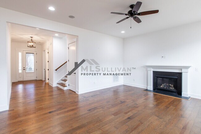 Building Photo - 1121 Crested Jay Dr